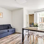 Cote Palais Avec Climatisation - Fibre & Netflix - Spacieux En Rez-de-chaussee شقة *