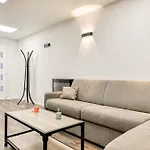 Cote Palais Avec Climatisation - Fibre & Netflix - Spacieux En Rez-de-chaussee قرقشونه