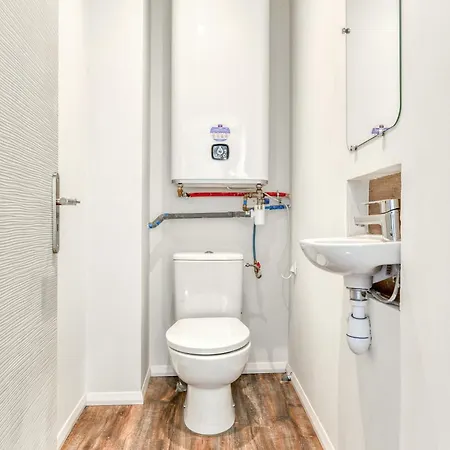 Cote Palais Avec Climatisation - Fibre & Netflix - Spacieux En Rez-de-chaussee Apartment *