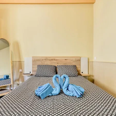 Cote Palais Avec Climatisation - Fibre & Netflix - Spacieux En Rez-de-chaussee Lägenhet *